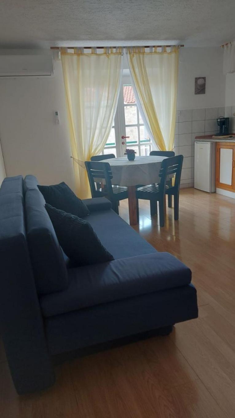 Apartment Brane Бол Екстериор снимка