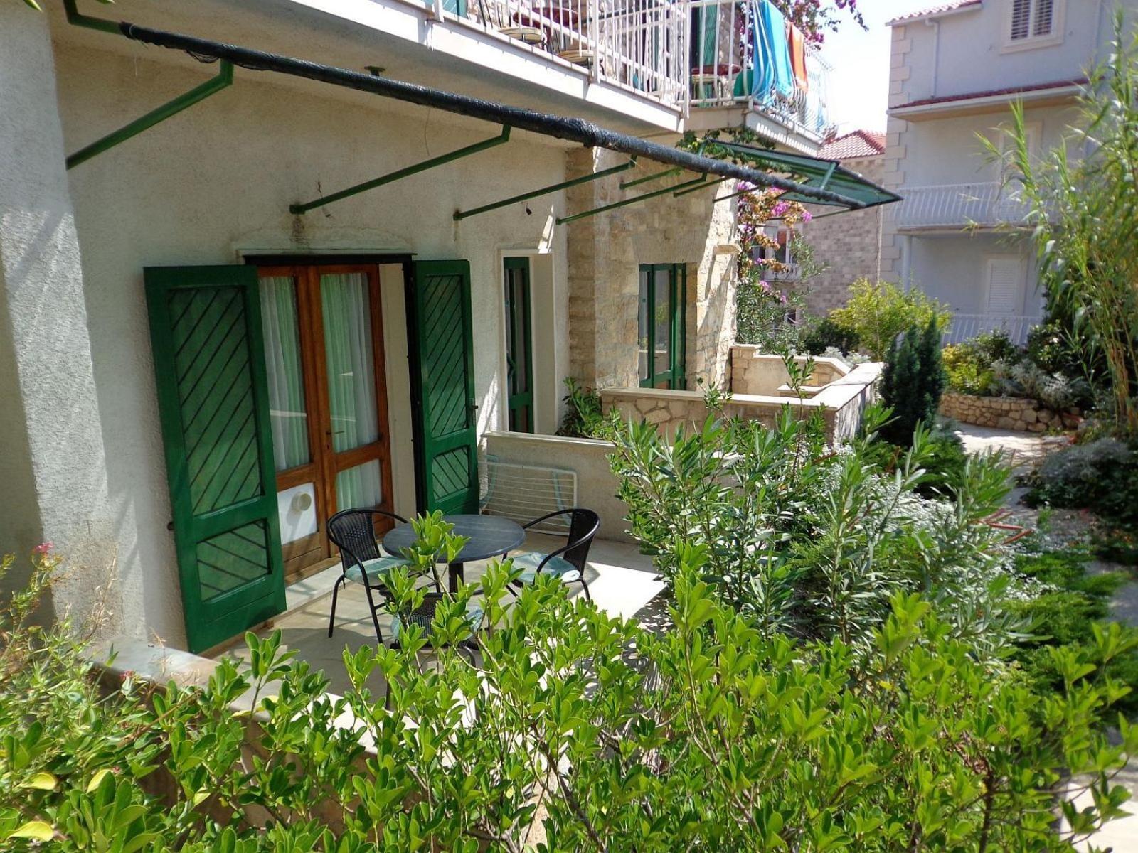 Apartment Brane Бол Екстериор снимка