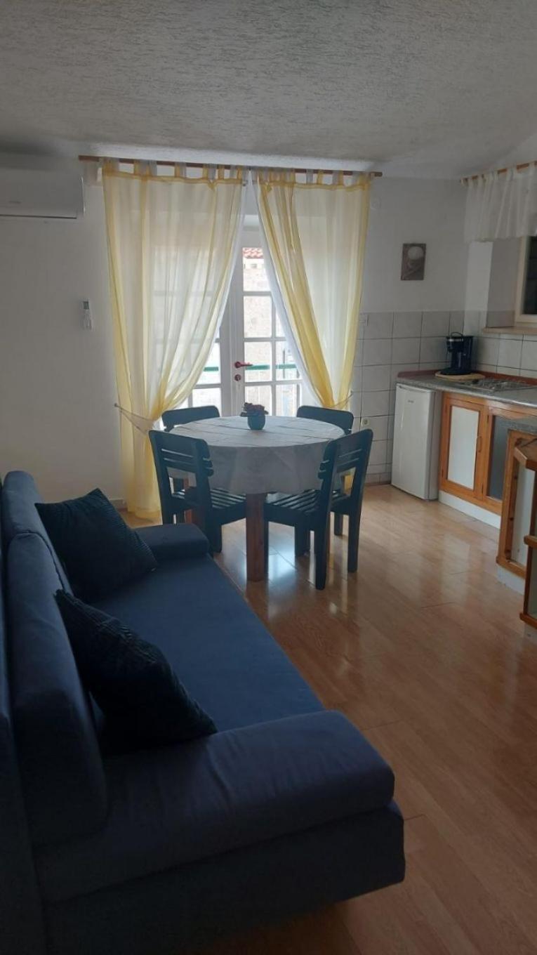 Apartment Brane Бол Екстериор снимка